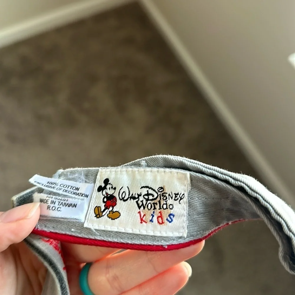 Vintage Walt Disney World Kids Epcot Sun Visor OSFM in Fair Used Conditon